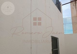 Casa adosada en venta en San Felipe - El Almendral - La Merced en Jaén