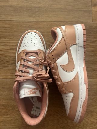 Nike Dunk Low Rosa y Blanco Talla 40.5