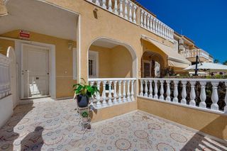 Casa pareada en venta en Playa de los Locos en Torrevieja