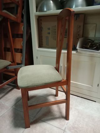 Mesa Comedor Cristal y Sillas Madera