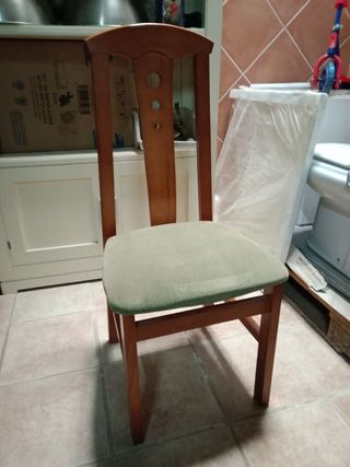 Mesa Comedor Cristal y Sillas Madera