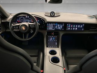 Porsche Taycan 4 Cross Turismo 420 kW (571 CV)