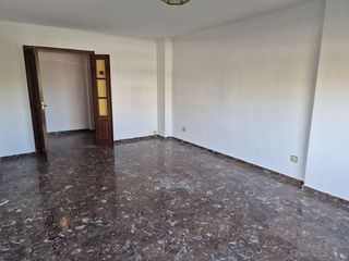 Piso en venta en Romareda en Zaragoza