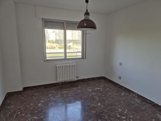 Piso en venta en Romareda en Zaragoza