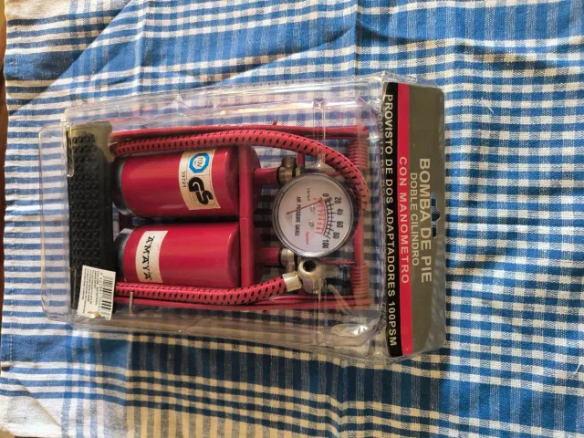 Bomba de pie doble cilindro con manómetro NUEVA