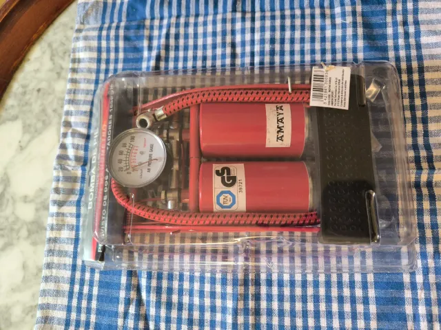 Bomba de pie doble cilindro con manómetro NUEVA