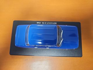 Coche Renault 8 TS 1968 escala 1/24