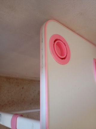 Escritorio y silla infantil rosa