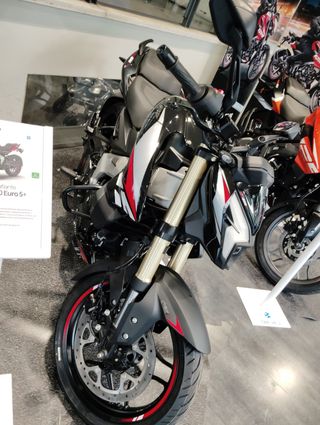 BAJAJ NS 400 CC PULSAR