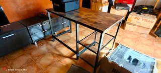 Mesa de escritorio madera y metal