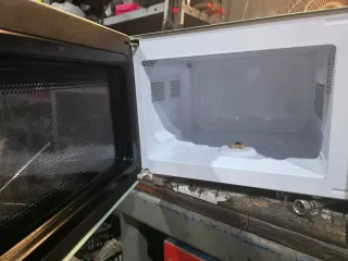 Microondas Cecotec estilo retro