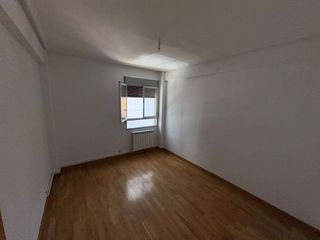 Piso en venta en Plaza España - Villa Pilar - Reyes Católicos - Vadillos en Burgos