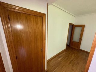 Piso en venta en Plaza España - Villa Pilar - Reyes Católicos - Vadillos en Burgos