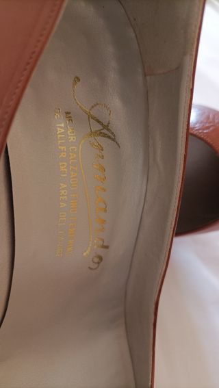 Zapatos de tacon. Talla 37