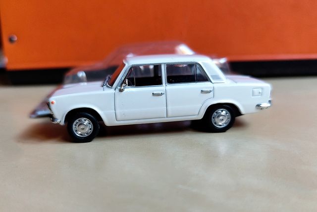 Miniatura Fiat 125P