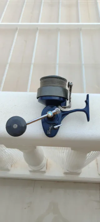 Carrete de pesca Mitchell 498