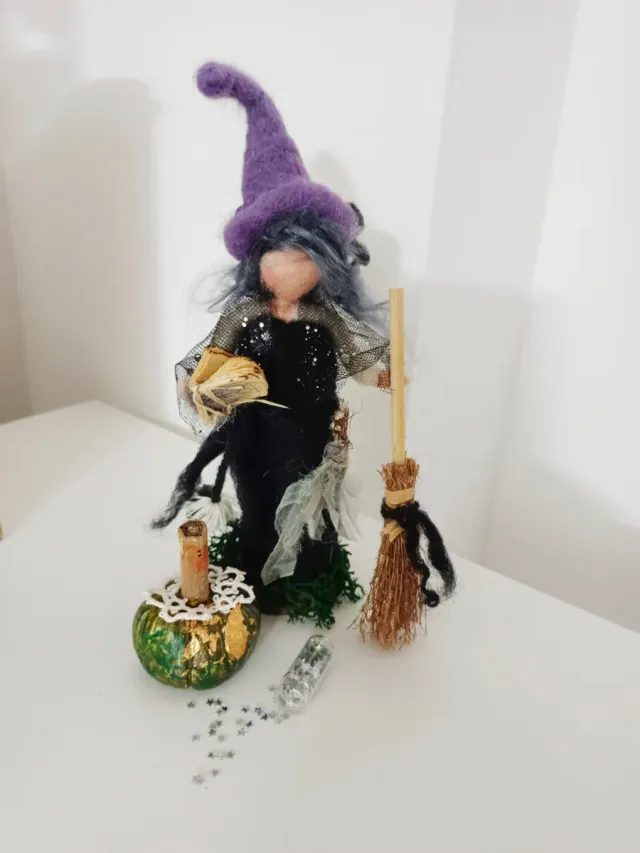 Bruja de la suerte fieltro artesanal