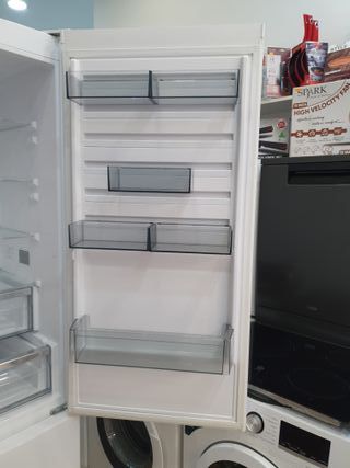 Nevera AEG Blanca con Garantía