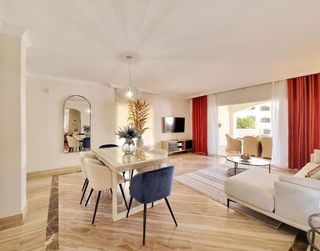Piso en venta en Elviria en Marbella