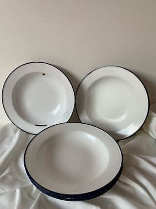 Juego de 8 Platos Antiguos Esmaltados