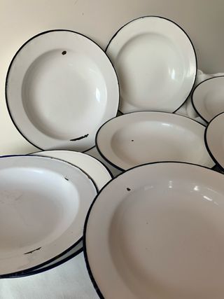 Juego de 8 Platos Antiguos Esmaltados