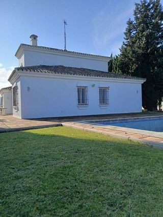 Chalet en venta en San Enrique-Guadiaro-Pueblo Nuevo en San Roque