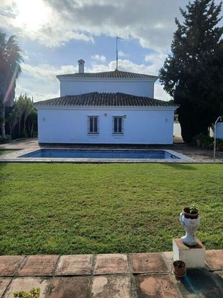 Chalet en venta en San Enrique-Guadiaro-Pueblo Nuevo en San Roque