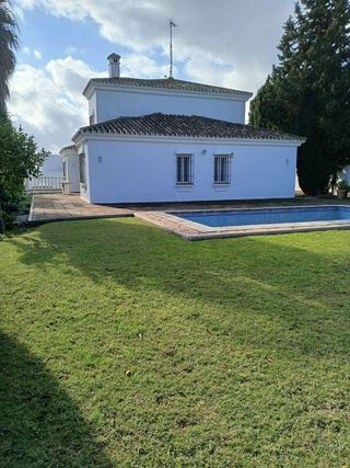 Chalet en venta en San Enrique-Guadiaro-Pueblo Nuevo en San Roque