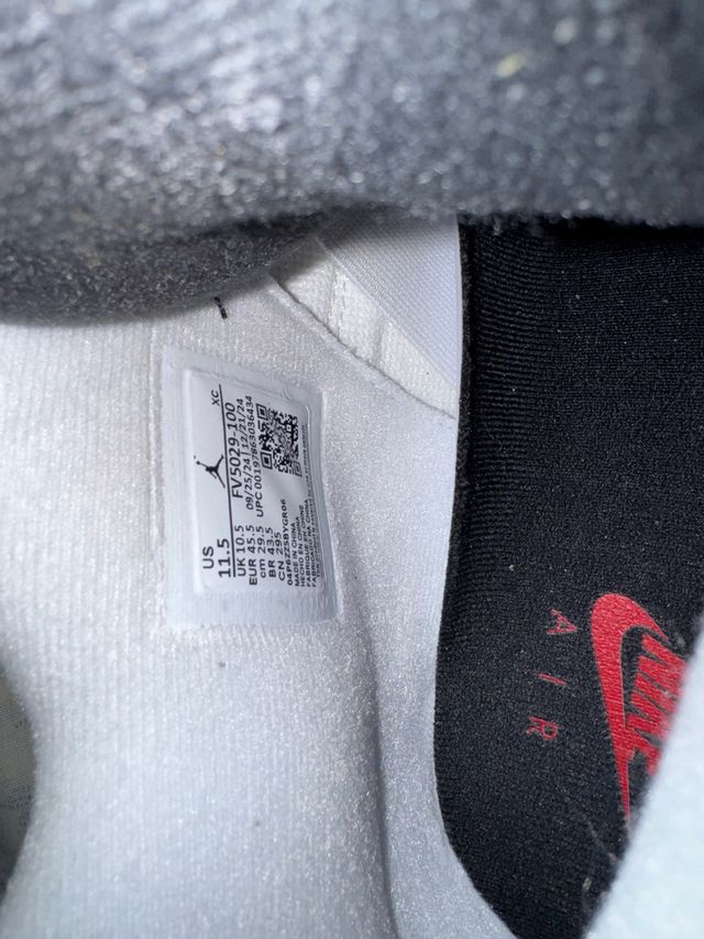 Jordan 4 White Cement