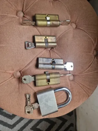 Bombines y Cerraduras Varios