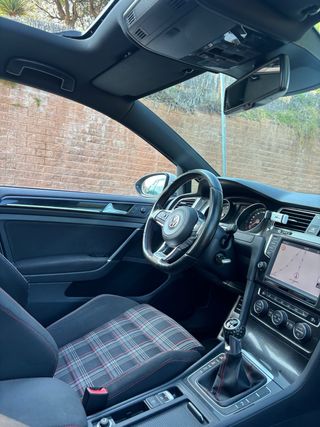 Volkswagen Golf PERFORMANCE TECHO PANO