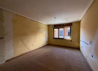Casa adosada en venta en Tomelloso