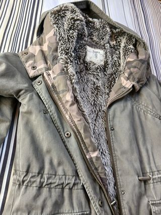 Parka Pull&Bear verde militar Talla M