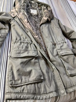 Parka Pull&Bear verde militar Talla M