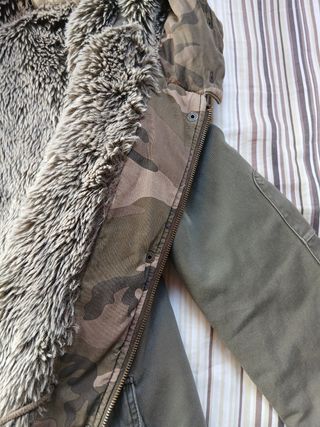 Parka Pull&Bear verde militar Talla M