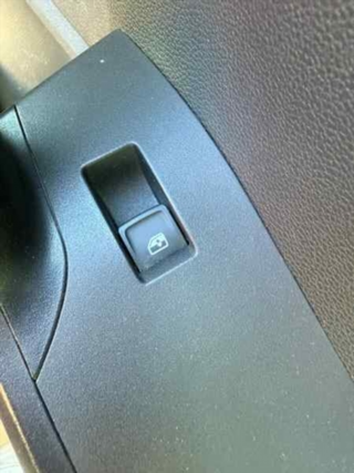 MANDO ELEVALUNAS DELANTERO DERECHO SEAT ARO