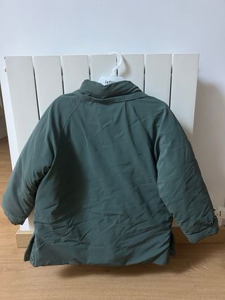 Abrigo Zara niño/niña verde caqui 
talla 4-5 años