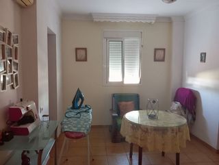 Casa pareada en venta en Lora del Río