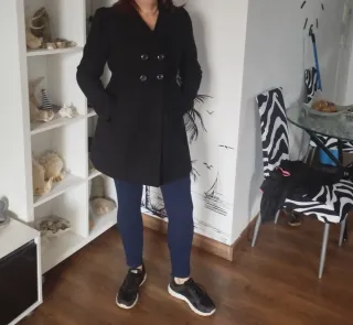 Abrigo Stradivarius Negro