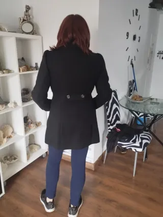 Abrigo Stradivarius Negro