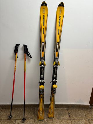 Esquís Elan y bastones