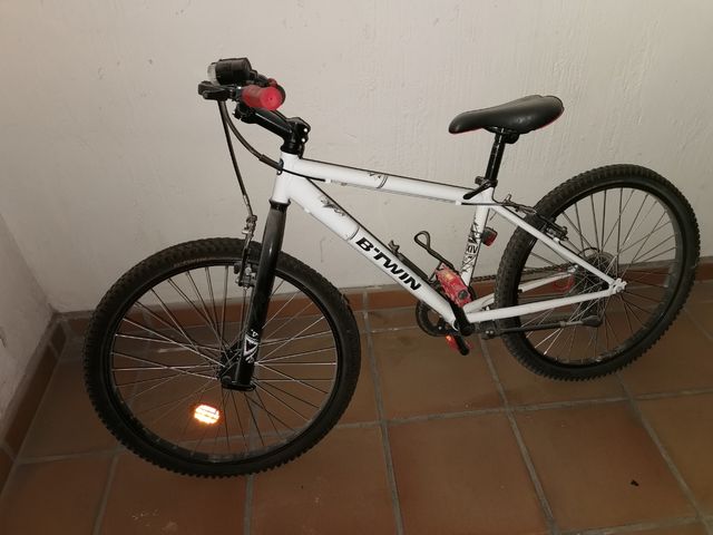 Bicicleta infantil Btwin blanca