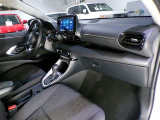 Toyota Yaris 1.5 120H 2024