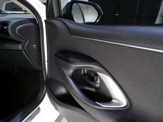 Toyota Yaris 1.5 120H 2024