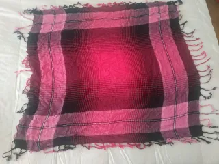 Pañuelo Cuello Cuadros Rosa y Negro