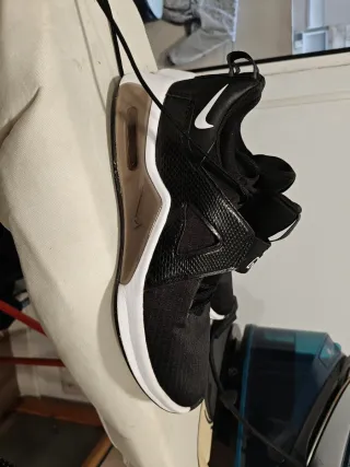 Zapatillas Nike Negras y Blancas