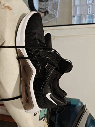 Zapatillas Nike Negras y Blancas