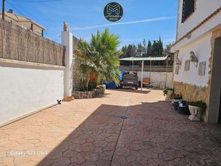Chalet en venta en Baeza