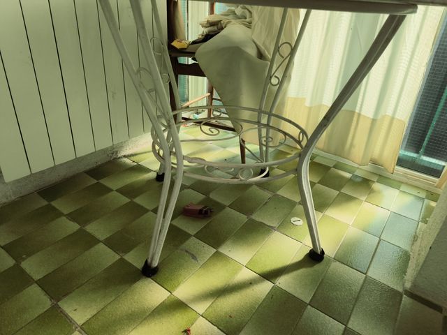 Mesa redonda exterior mármol y hierro