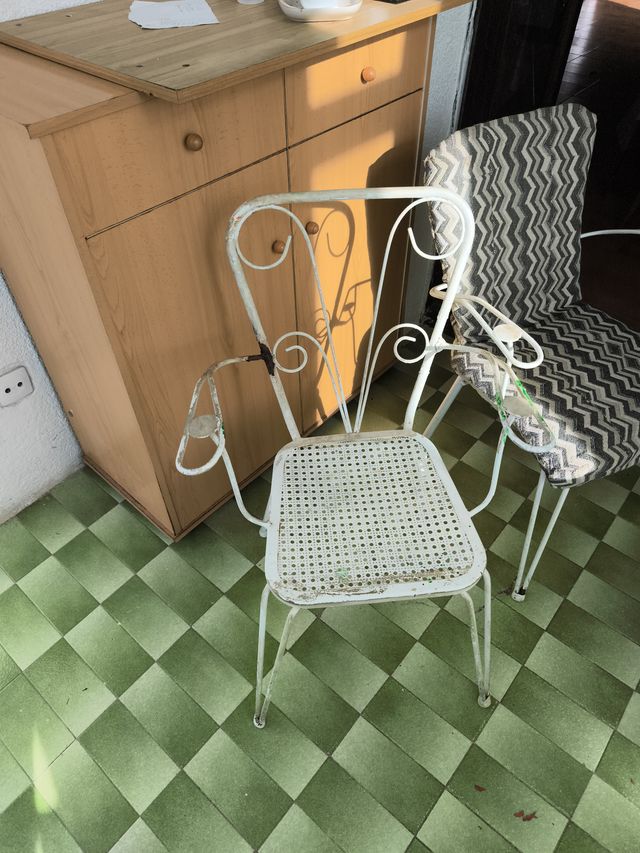 Mesa redonda exterior mármol y hierro